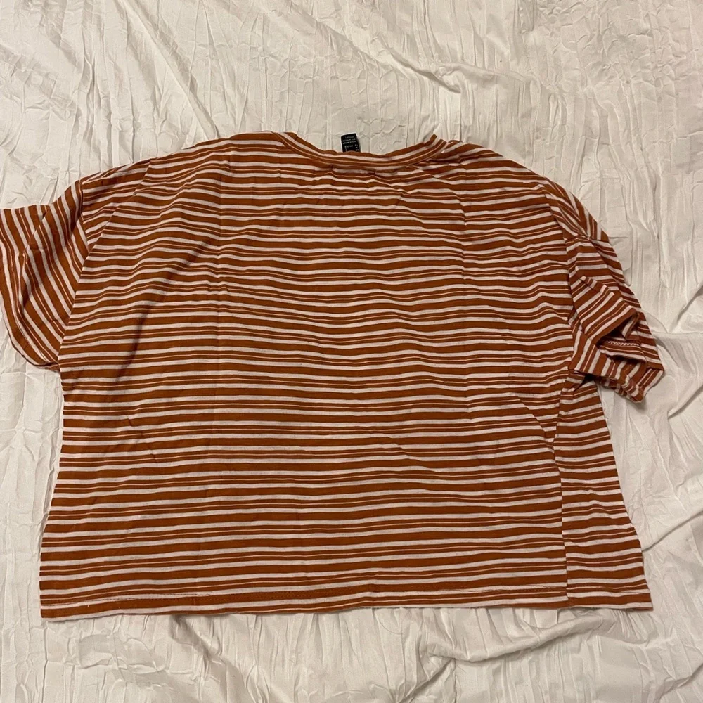 Forever 21 tshirt - Picture 2 of 3